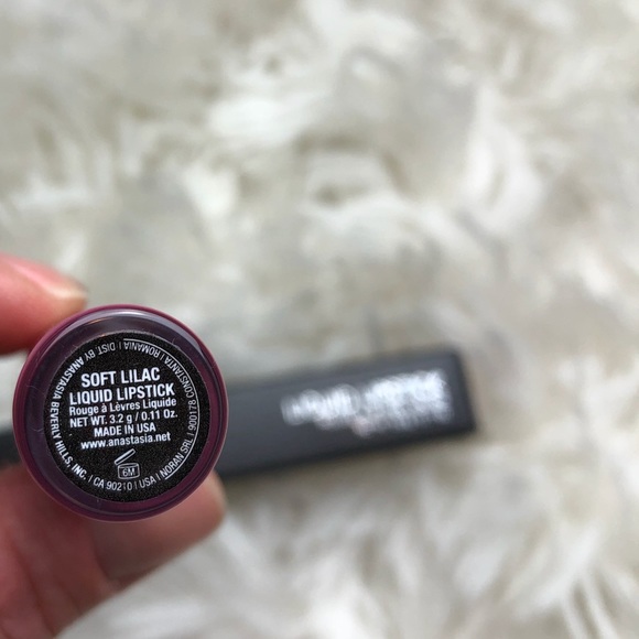 NIB ABH Liquid Lipstick in Soft Lilac - Picture 4 of 4